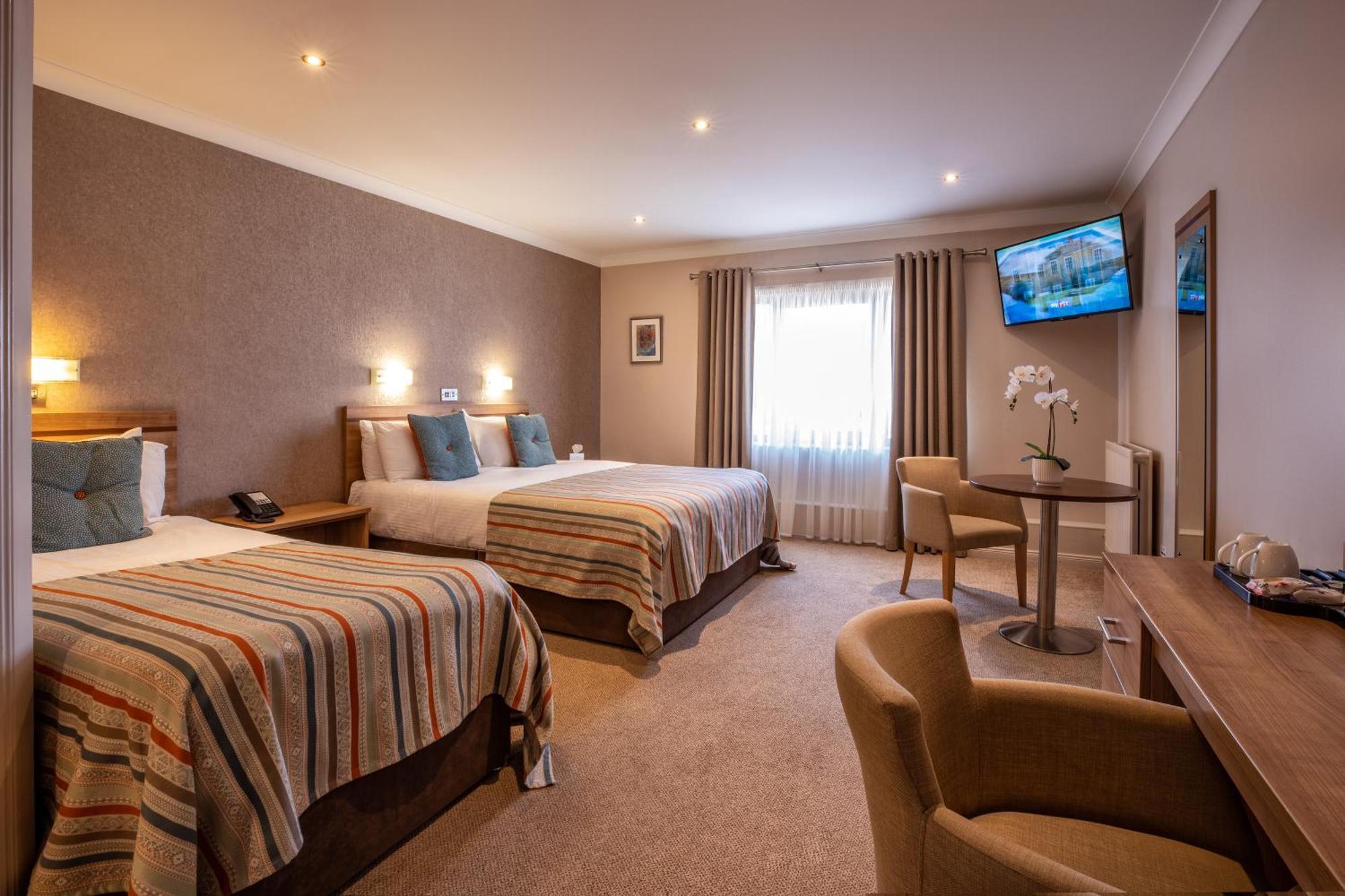 The Lodge Hotel Coleraine Exterior foto